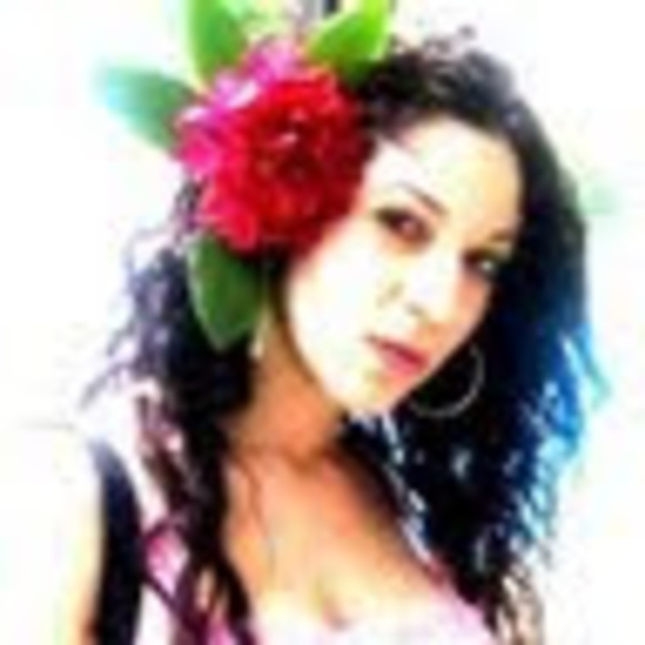 Meet your Posher, Karin - Picture 1 of 1